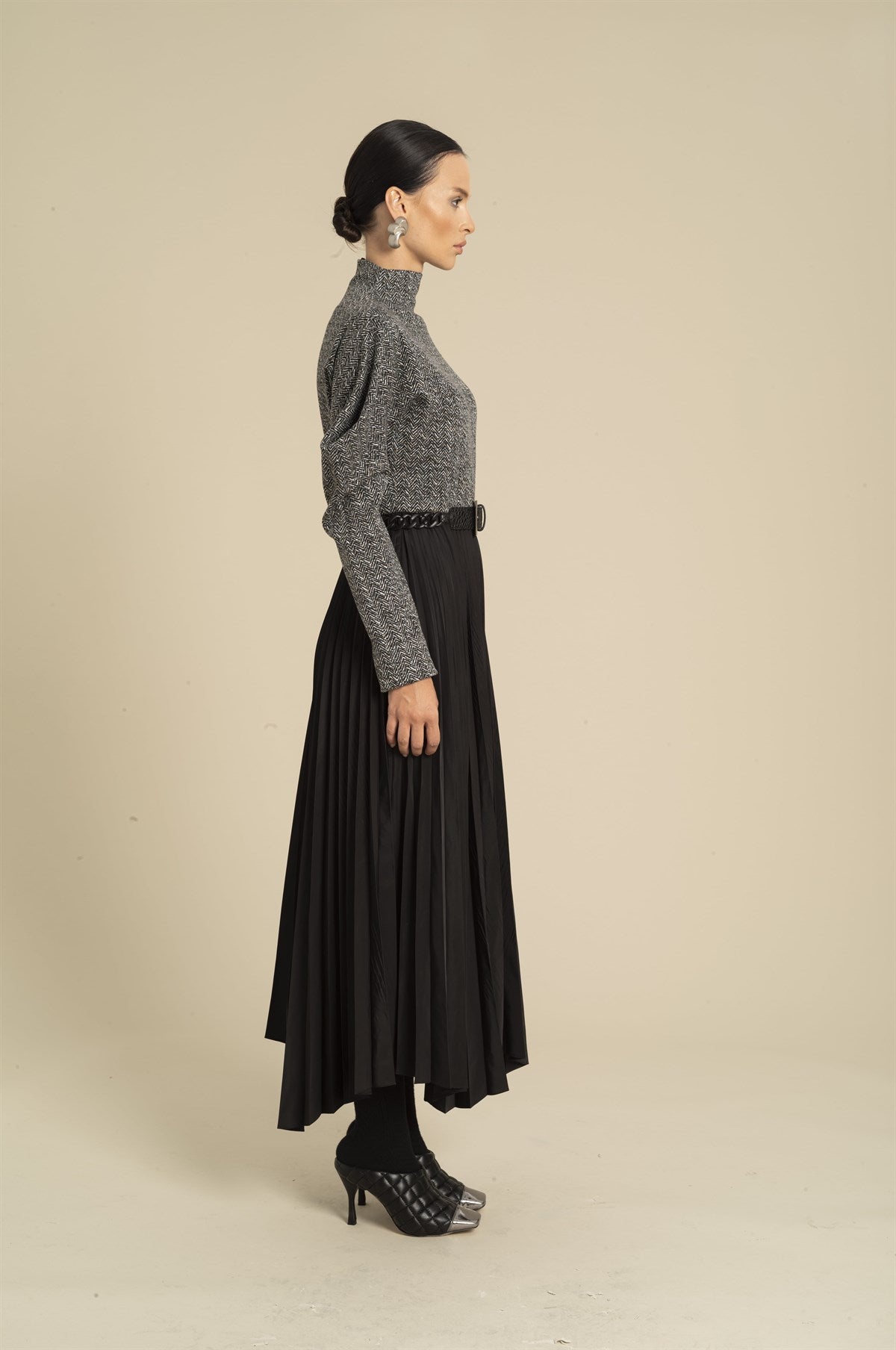 Gray Knitted Herringbone Belted Maxi Dress 2